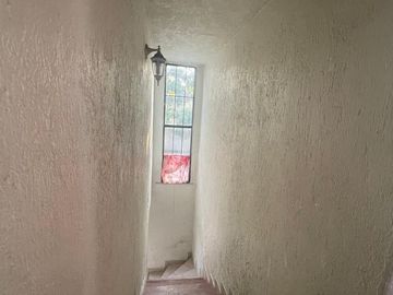CASA DUPLEX EN PLANTA ALTA EN VENTA, EN JARDINES DEL VALLE.