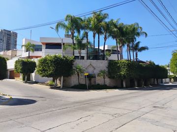 Hermosa Casa En Venta En Villas Del Campestre - Zona exclusiva Y Tranquila