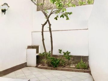Vendo Triplex Tipo Casa + Aires Alt. Cdra.30 De Av. El Corregidor, Cerca A La Universidad San Martin De Porres En La Molina