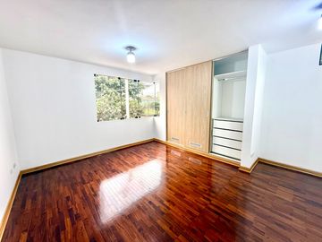 SE VENDE ESPECTACULAR CASA RECIÉN REMODELADA CON FINOS ACABADOS EN ZONA ESTRATÉGICA EN CHACARILLA DEL ESTANQUE - SAN BORJA