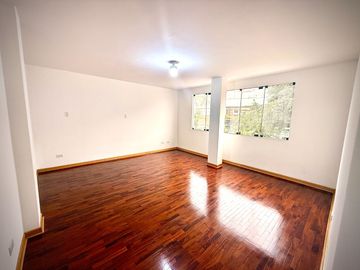 SE VENDE ESPECTACULAR CASA RECIÉN REMODELADA CON FINOS ACABADOS EN ZONA ESTRATÉGICA EN CHACARILLA DEL ESTANQUE - SAN BORJA
