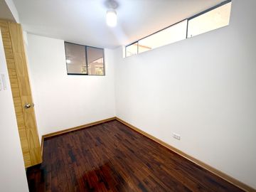 SE VENDE ESPECTACULAR CASA RECIÉN REMODELADA CON FINOS ACABADOS EN ZONA ESTRATÉGICA EN CHACARILLA DEL ESTANQUE - SAN BORJA