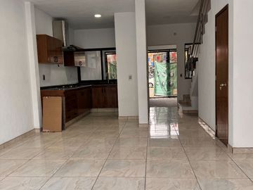 Última casa en venta a espaldas Forum Tlaquepaque, Roof Garden, 3 recámaras