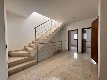 Última casa en venta a espaldas Forum Tlaquepaque, Roof Garden, 3 recámaras
