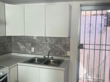 CASA DUPLEX REMODELADA EN JARDINES DEL VALLE ZAPOPAN
