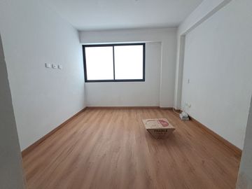 Venta de Dúplex de 3 Dormitorios, Amplia Terraza, Cochera en Surco