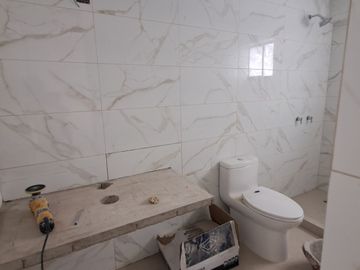 Venta de Dúplex de 3 Dormitorios, Amplia Terraza, Cochera en Surco