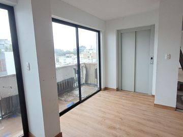 Venta de Dúplex de 3 Dormitorios, Amplia Terraza, Cochera en Surco