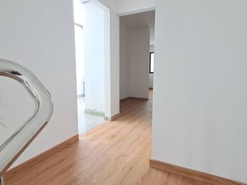 Venta de Dúplex de 3 Dormitorios, Amplia Terraza, Cochera en Surco