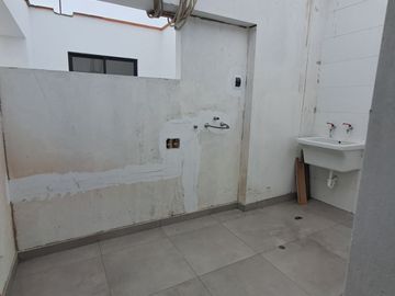 Venta de Dúplex de 3 Dormitorios, Amplia Terraza, Cochera en Surco