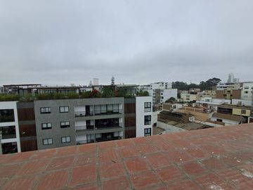 Venta de Dúplex de 3 Dormitorios, Amplia Terraza, Cochera en Surco