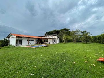 Casa Campestre en Venta en la Tebaida Quindío con hermosa Arquitectura
