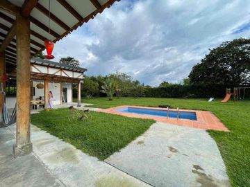 Casa Campestre en Venta en la Tebaida Quindío con hermosa Arquitectura