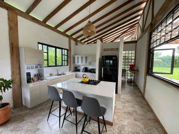Casa Campestre en Venta en la Tebaida Quindío con hermosa Arquitectura