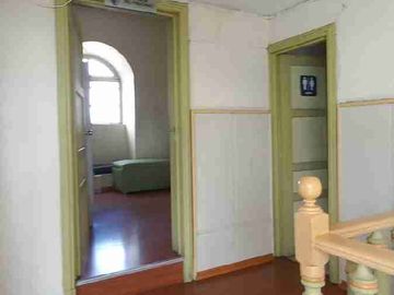 CUENCA, VENDO ESPECTACULAR EDIFICIO COLONIAL, IDEAL PARA PROYECTO TURÍSTICO, CENTRO DE LA CIUDAD
