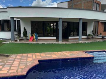 Se alquila hermosa casa finca, para  fines de semana o por mes capacidad hasta 20 personas