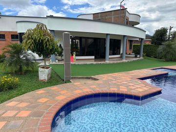 Se alquila hermosa casa finca, para  fines de semana o por mes capacidad hasta 20 personas