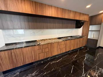 CASA EN VENTA DE 4 RECÁMARAS              CON DOBLE ALTURA ( FRACC. CEMENTERA)