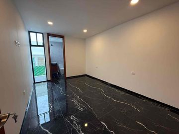 CASA EN VENTA DE 4 RECÁMARAS              CON DOBLE ALTURA ( FRACC. CEMENTERA)