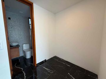 CASA EN VENTA DE 4 RECÁMARAS              CON DOBLE ALTURA ( FRACC. CEMENTERA)