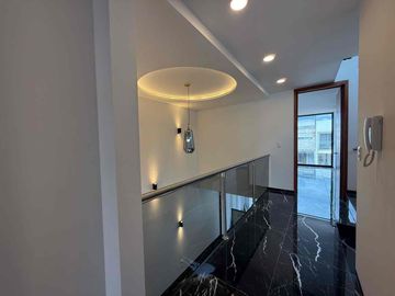 CASA EN VENTA DE 4 RECÁMARAS              CON DOBLE ALTURA ( FRACC. CEMENTERA)