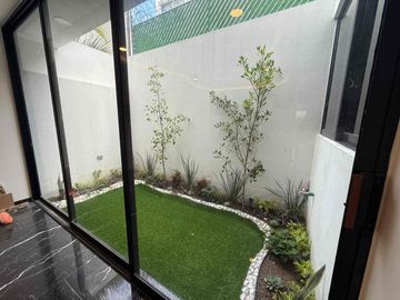 CASA EN VENTA DE 4 RECÁMARAS              CON DOBLE ALTURA ( FRACC. CEMENTERA)