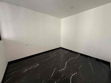 CASA EN VENTA DE 4 RECÁMARAS              CON DOBLE ALTURA ( FRACC. CEMENTERA)
