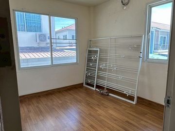 Second-hand townhouse for sale, Baan Busaba Khao Din-Suan Suea Project, Sriracha, Chonburi