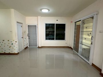 Second-hand townhouse for sale, Baan Busaba Khao Din-Suan Suea Project, Sriracha, Chonburi