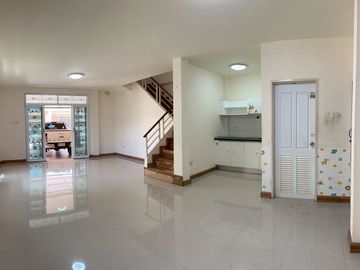 Second-hand townhouse for sale, Baan Busaba Khao Din-Suan Suea Project, Sriracha, Chonburi