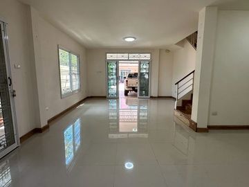 Second-hand townhouse for sale, Baan Busaba Khao Din-Suan Suea Project, Sriracha, Chonburi