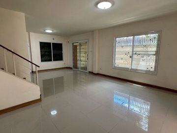 Second-hand townhouse for sale, Baan Busaba Khao Din-Suan Suea Project, Sriracha, Chonburi