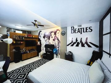 🏡  MOTIVATED SELLER! Spacious 2-Storey Home with High Ceilings in Greenwoods Executive Village, Rizal – Don’t Miss Out!