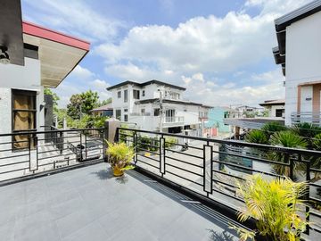🏡  MOTIVATED SELLER! Spacious 2-Storey Home with High Ceilings in Greenwoods Executive Village, Rizal – Don’t Miss Out!