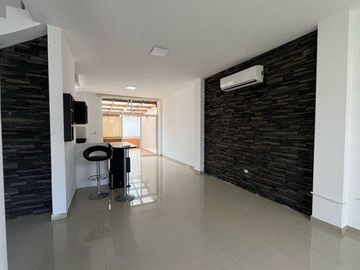 VENTA CASA MODERNA 3 DORMITORIOS CONJUNTO MONTEBELLUNO SANTO DOMINGO ECUADOR
