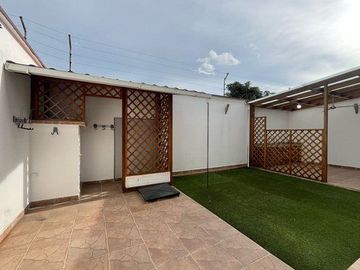 VENTA CASA MODERNA 3 DORMITORIOS CONJUNTO MONTEBELLUNO SANTO DOMINGO ECUADOR
