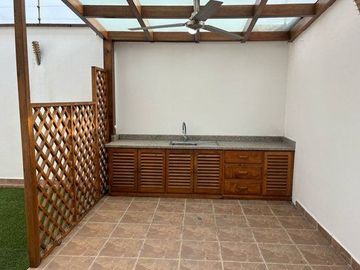 VENTA CASA MODERNA 3 DORMITORIOS CONJUNTO MONTEBELLUNO SANTO DOMINGO ECUADOR