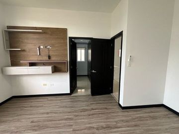 VENTA CASA MODERNA 3 DORMITORIOS CONJUNTO MONTEBELLUNO SANTO DOMINGO ECUADOR