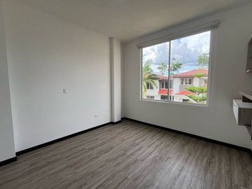 VENTA CASA MODERNA 3 DORMITORIOS CONJUNTO MONTEBELLUNO SANTO DOMINGO ECUADOR