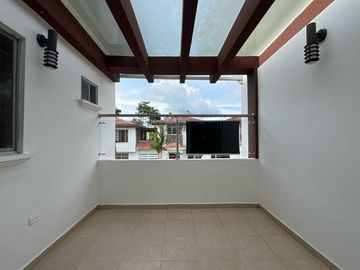 VENTA CASA MODERNA 3 DORMITORIOS CONJUNTO MONTEBELLUNO SANTO DOMINGO ECUADOR