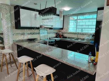 Venta de casa amoblada en sitio privilegiado,  de lujo