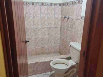 VENDO CASA COMERCIAL ADAPTADA PARA EVENTOS, RESTAURANTE, Y 5 DEPARTAMENTOS