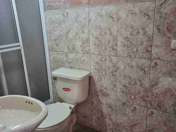 VENDO CASA COMERCIAL ADAPTADA PARA EVENTOS, RESTAURANTE, Y 5 DEPARTAMENTOS