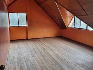 VENDO CASA COMERCIAL ADAPTADA PARA EVENTOS, RESTAURANTE, Y 5 DEPARTAMENTOS