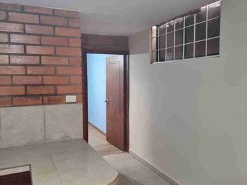 VENDO CASA COMERCIAL ADAPTADA PARA EVENTOS, RESTAURANTE, Y 5 DEPARTAMENTOS