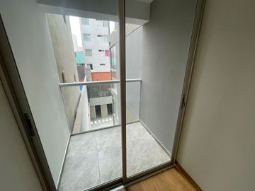Departamentos de Estreno / Primera Vivienda ! Av. Petit Thouars (cuadra 9)