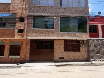 En Venta Casa Rentera Sur De Quito  Excelente Inversion - IESSFUT - Gatazo