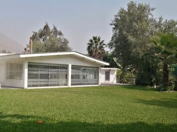 Vendo casa de campo en Urb California, Chosica - 1,500 m2 - 5 dormitorios - Amplio jardín