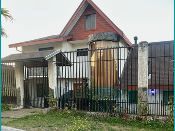 Venta Amplia Casa Con Piscina Lomas San Andrés