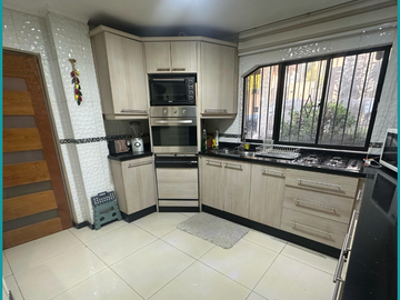 Venta Amplia Casa Con Piscina Lomas San Andrés